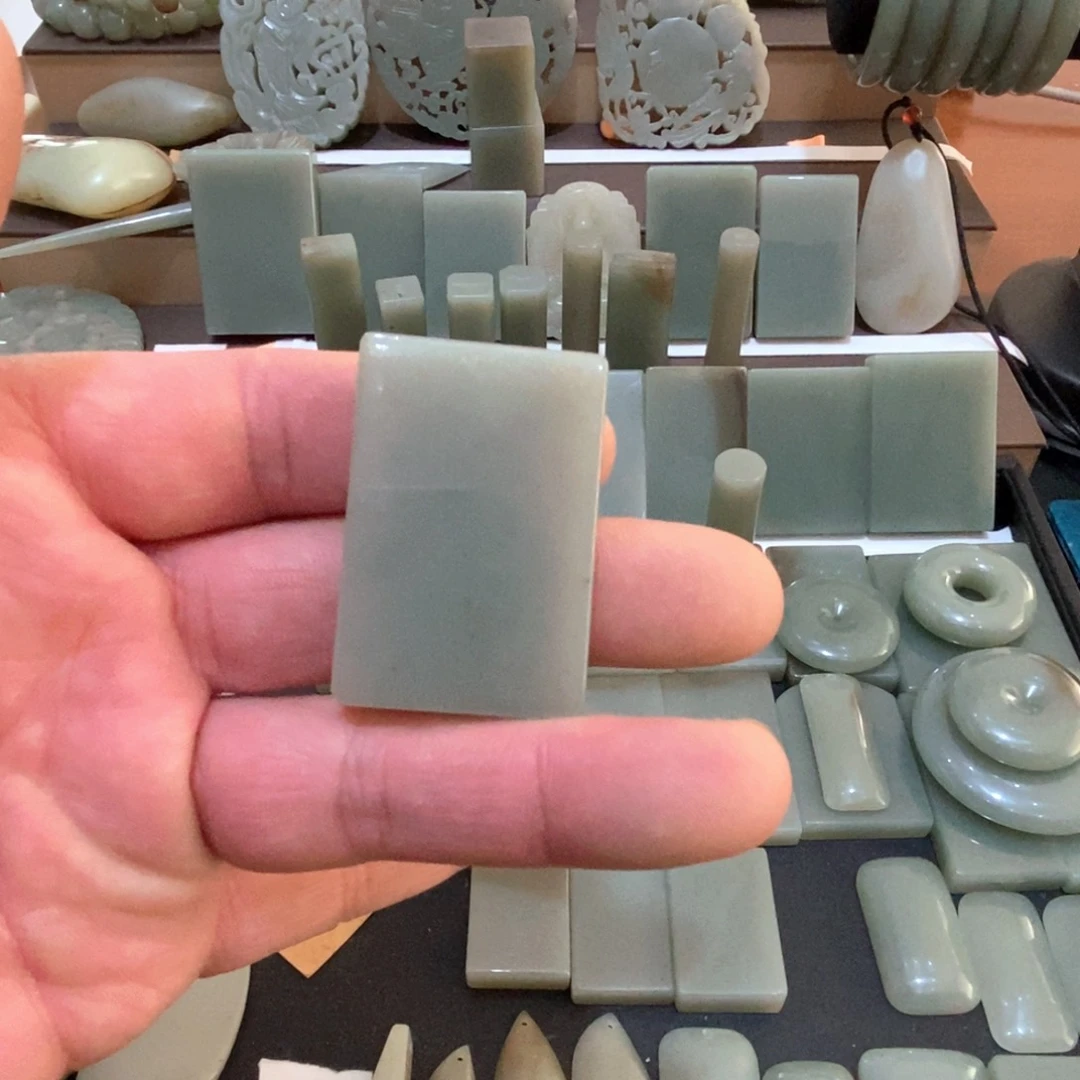 和田玉颈饰未镶嵌脱****家8