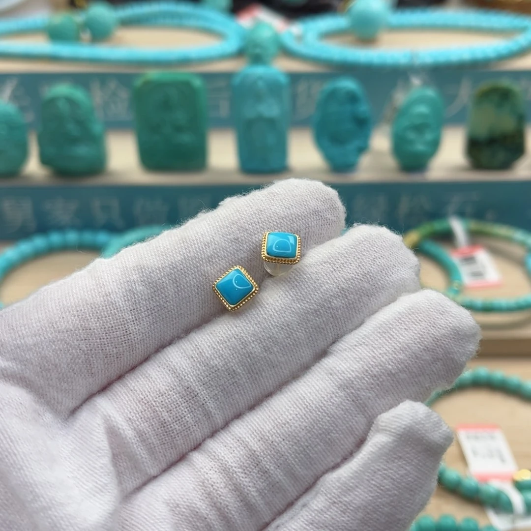 绿松石配饰18K金镶嵌