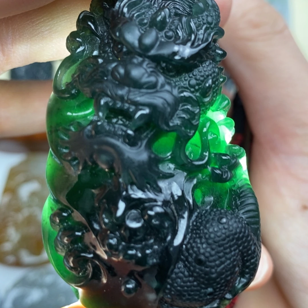 翡翠吊坠(不含链)未镶嵌龙牌