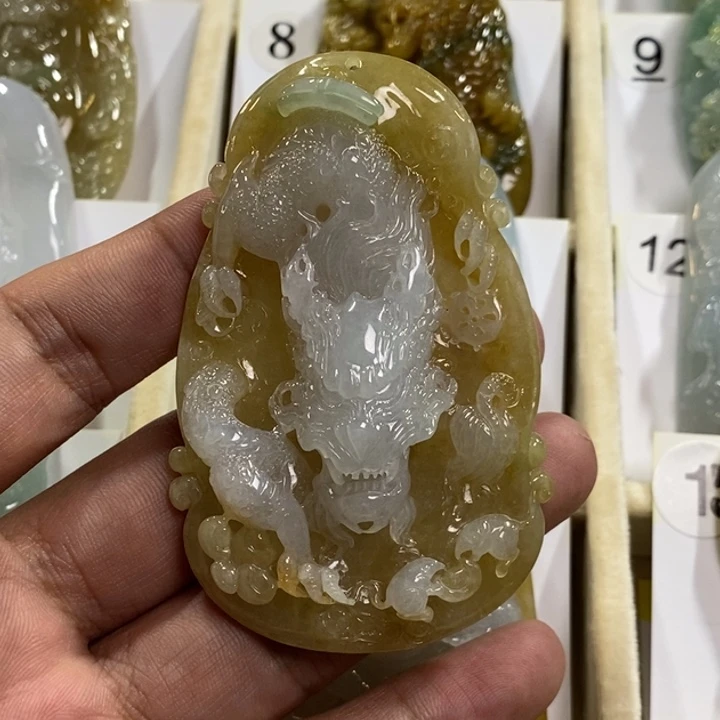 颈饰未镶嵌翡翠黑*龙