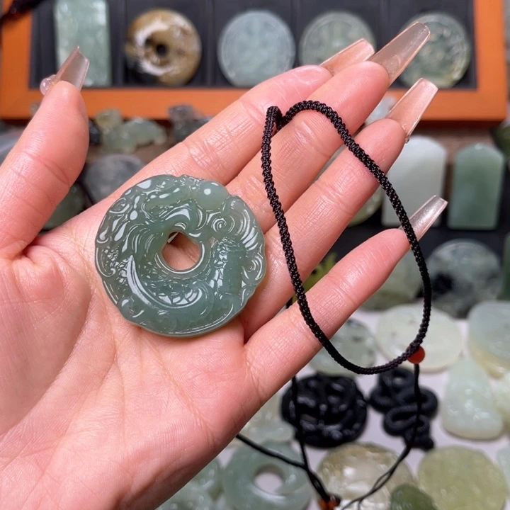 岫玉吊坠(赠链)未镶嵌m****开