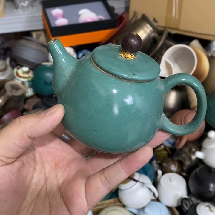 陶瓷艺术品及陶瓷壶