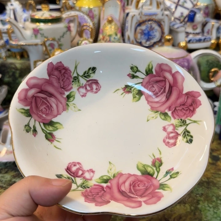 鹿与海陶瓷家居有限公司