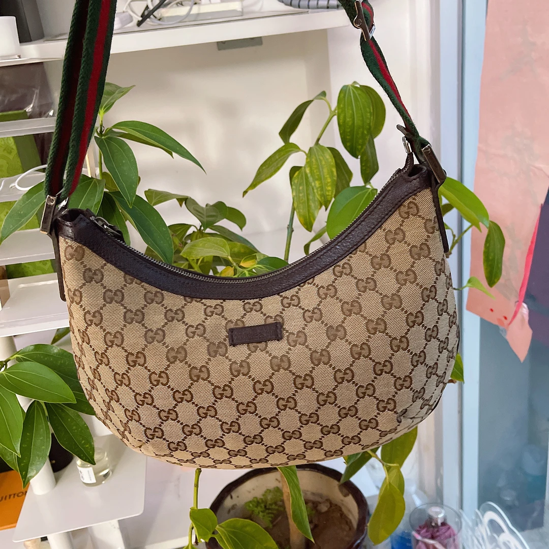 95新 GUCCI/古驰 古驰 棕色老花帆布单肩包底长30 M597