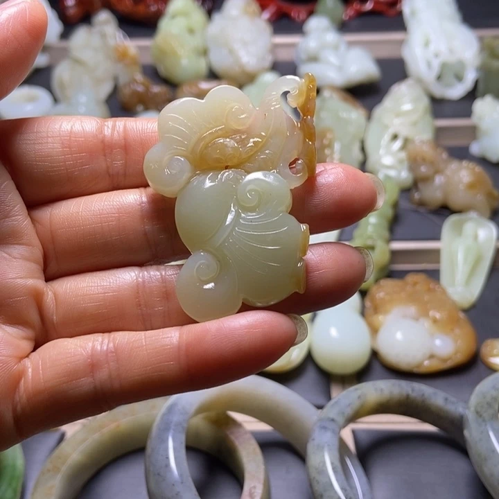 和田玉未镶嵌挂件