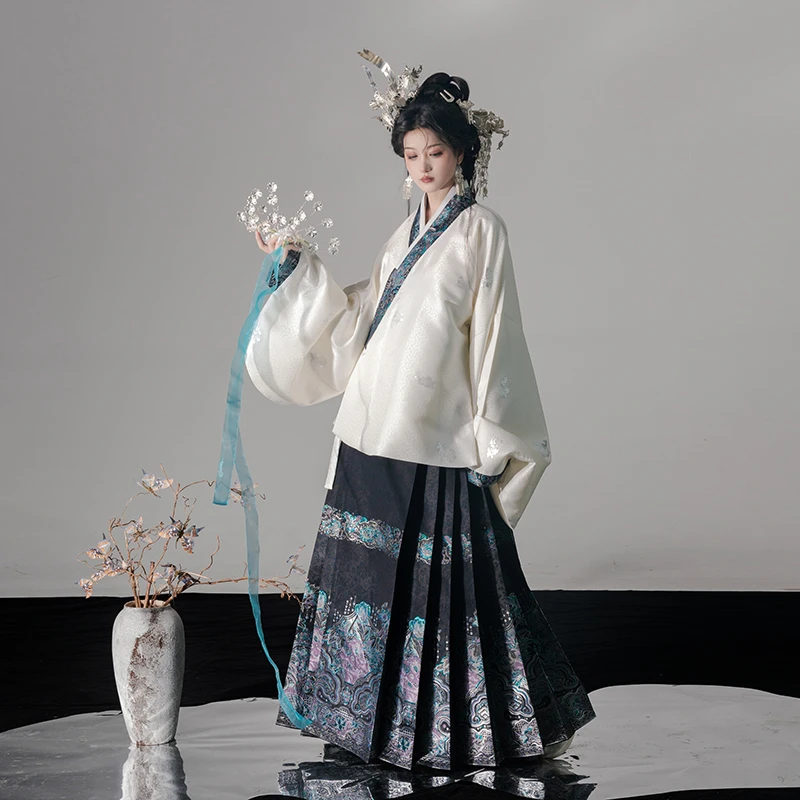 造镜集【岁月】黑色提花织金仿妆花织锦缎马面裙明制汉服国风