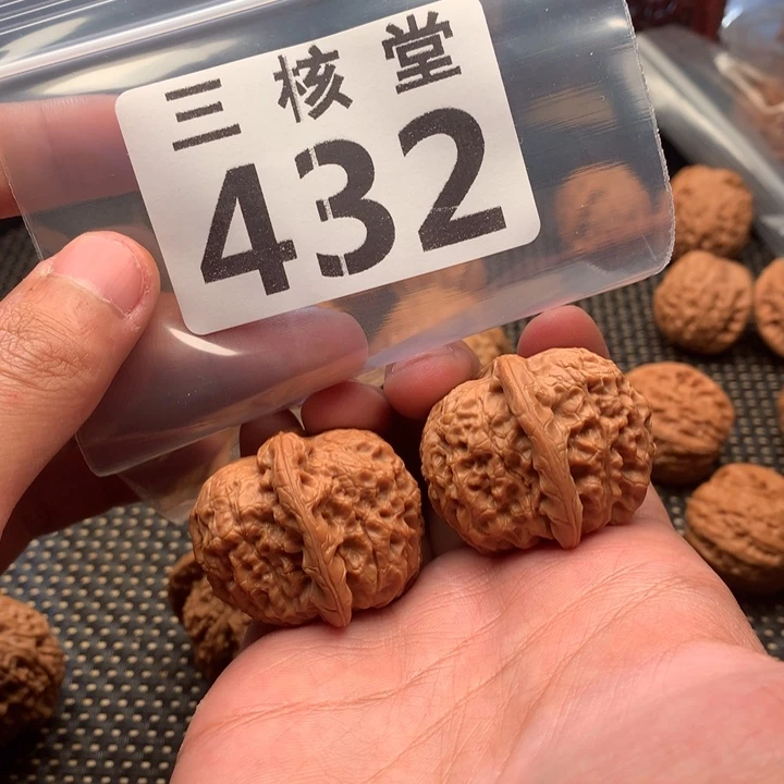 把件文玩核桃血麒麟