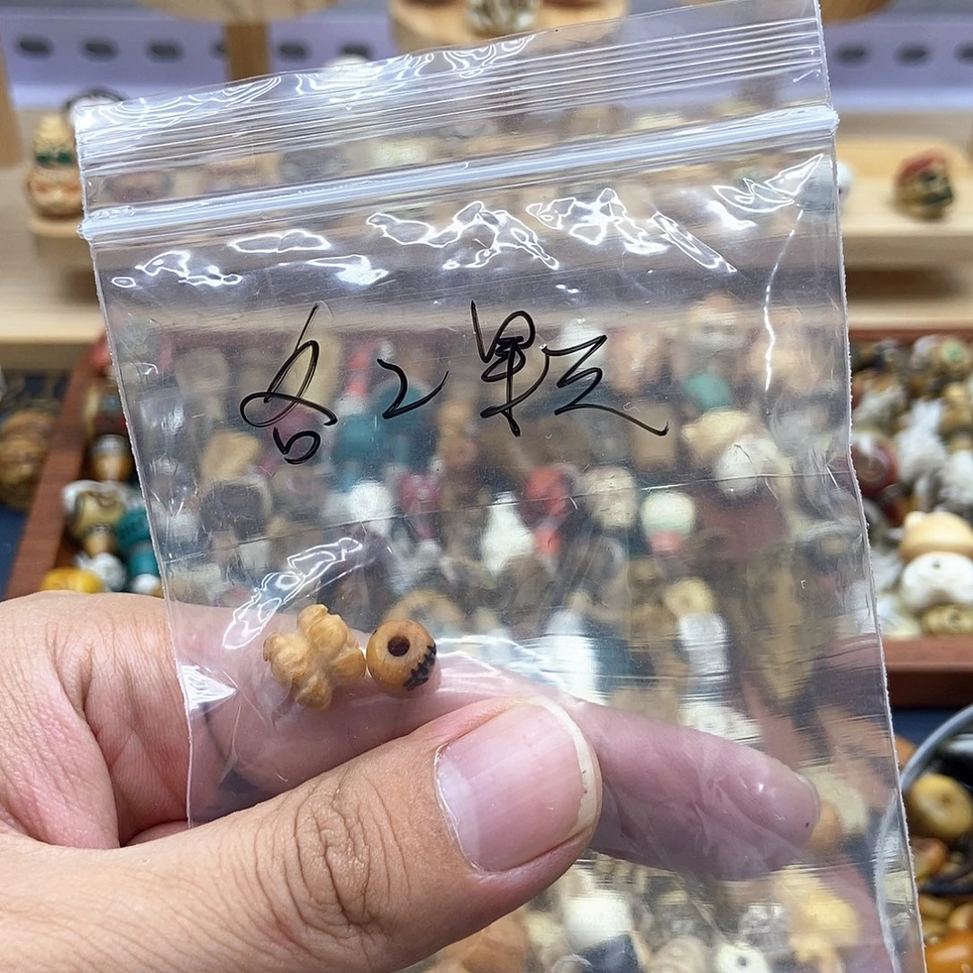 楠***岁驼骨其他莲台阿呆各两颗