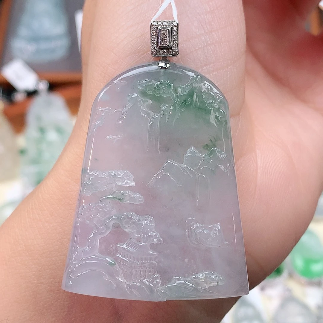 颈饰18K金镶嵌翡翠山水牌