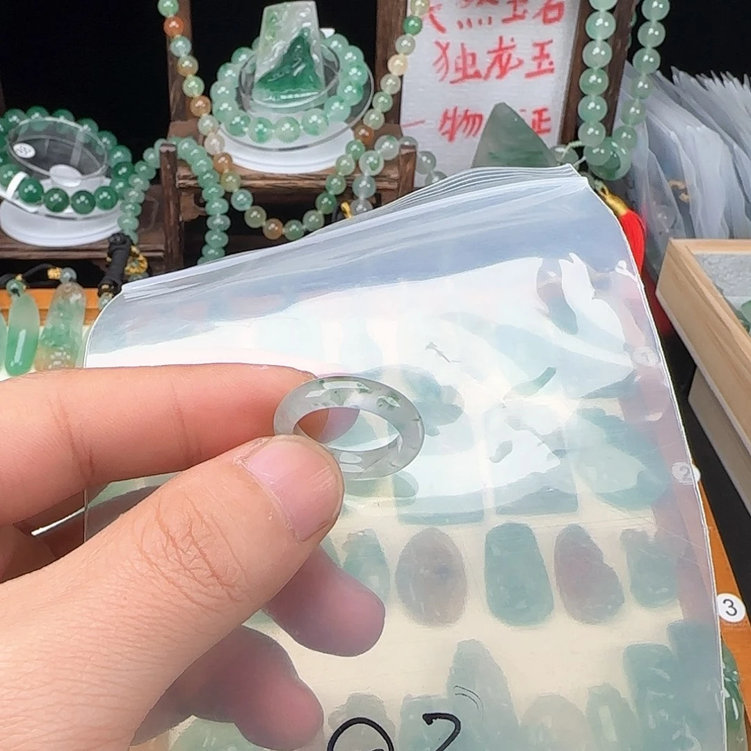 石英质玉戒指未镶嵌左*玎