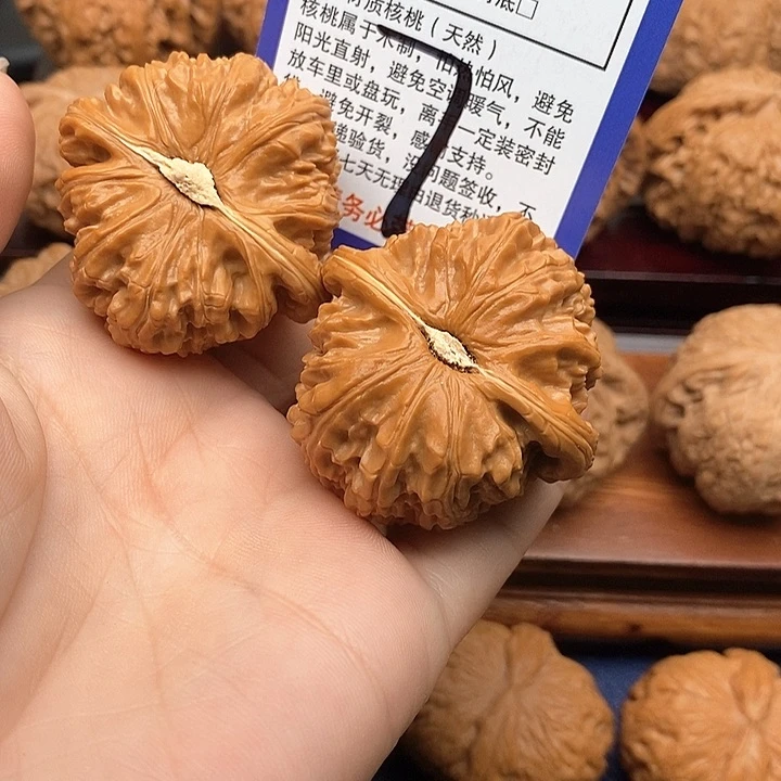 桃核吊坠白狮子头42