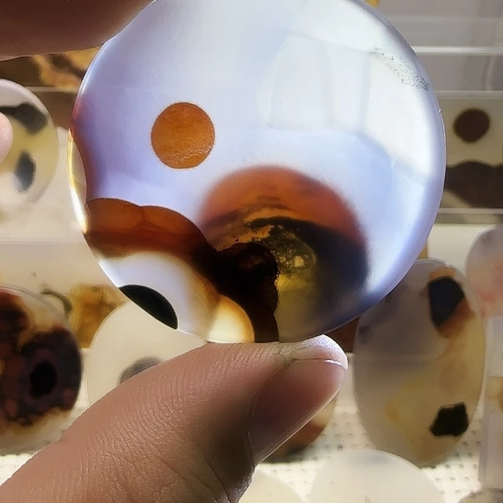 张***9玛瑙/玉髓未镶嵌珠宝奇石