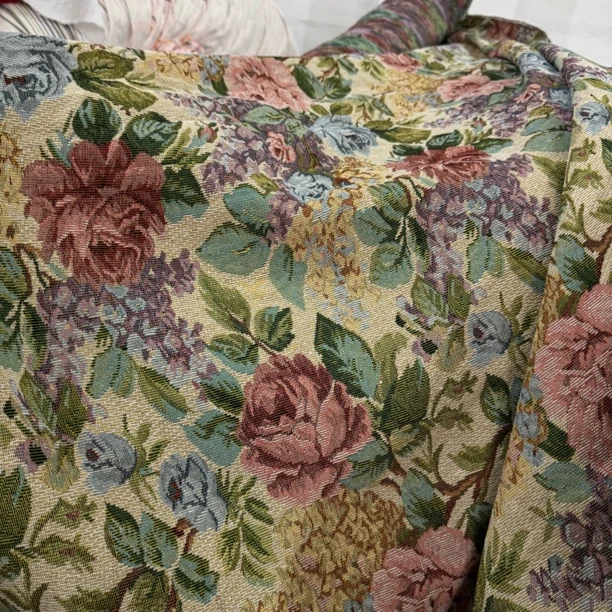 35 中厚柔软织锦缎面料3米价 可以做衣服裙子面料