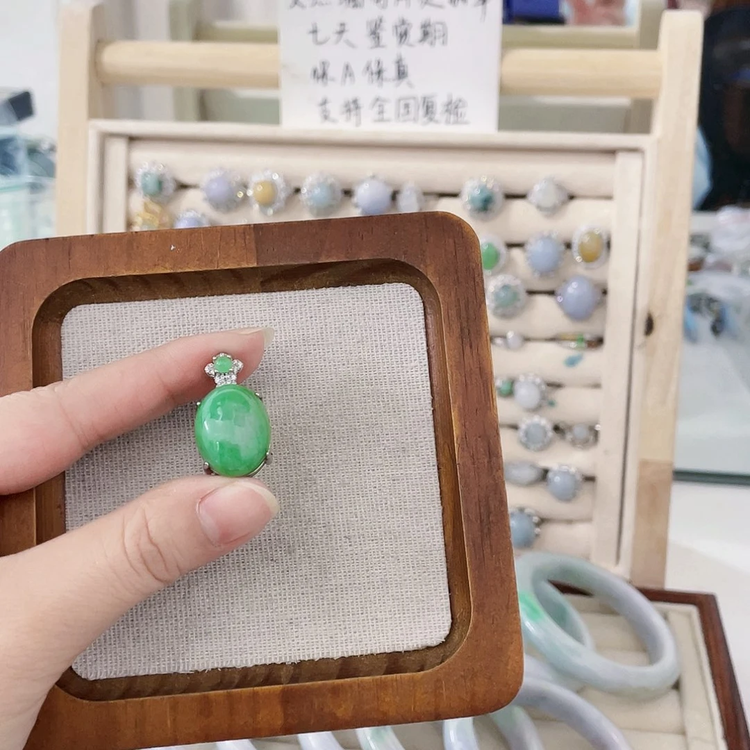 颈饰未镶嵌翡翠天然翡翠Ａ货