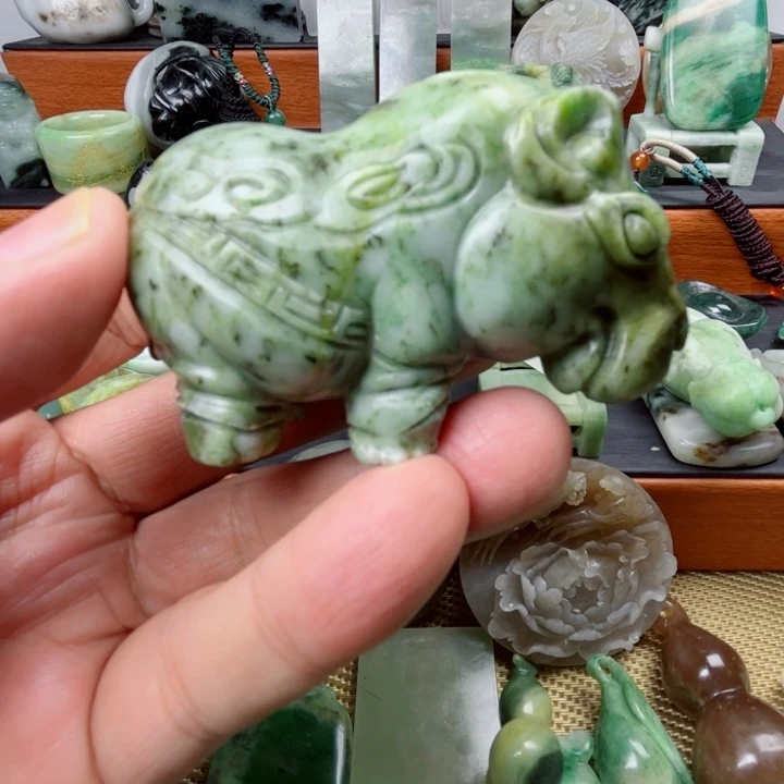 独山玉未镶嵌珠宝半成品