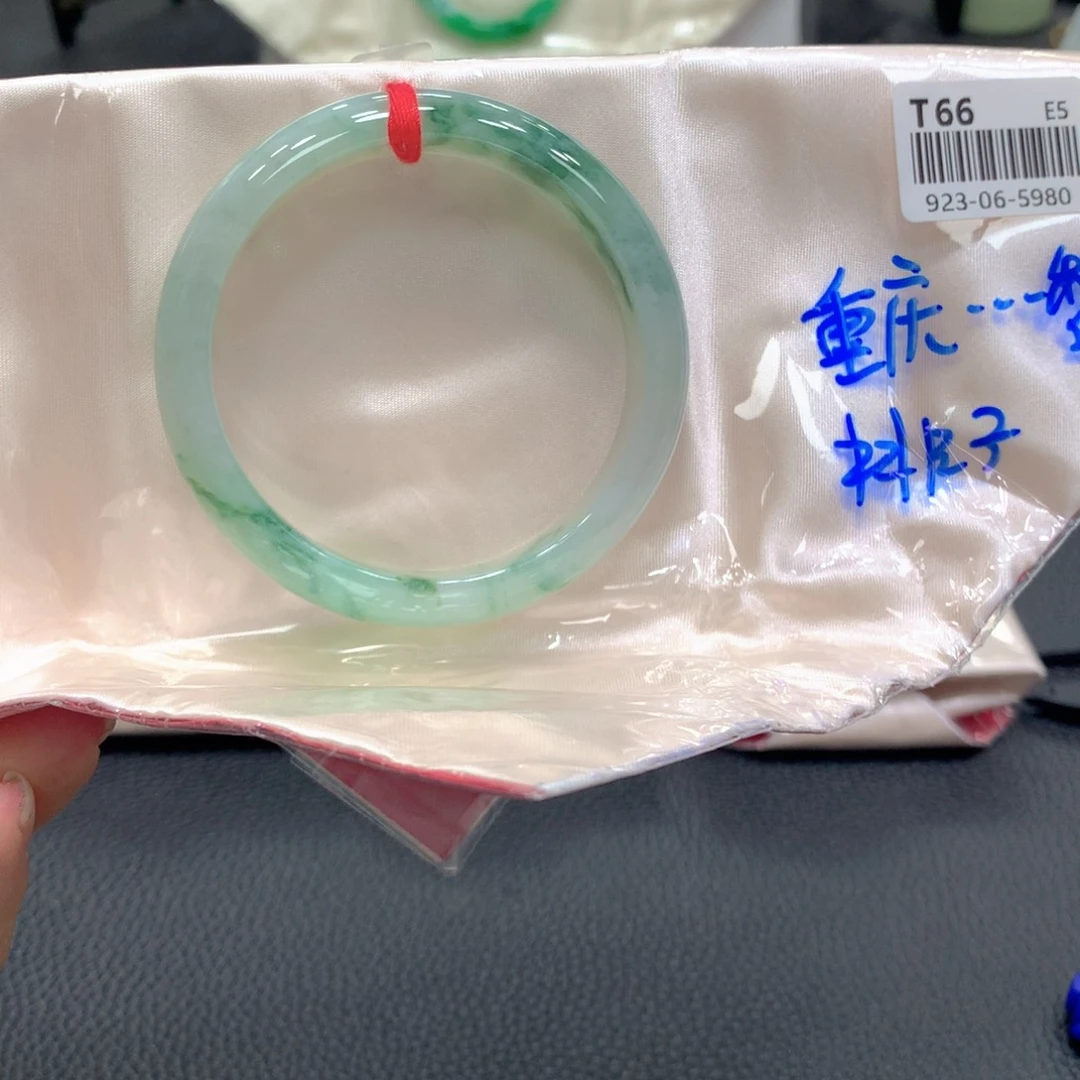 翡翠未镶嵌手镯翡翠