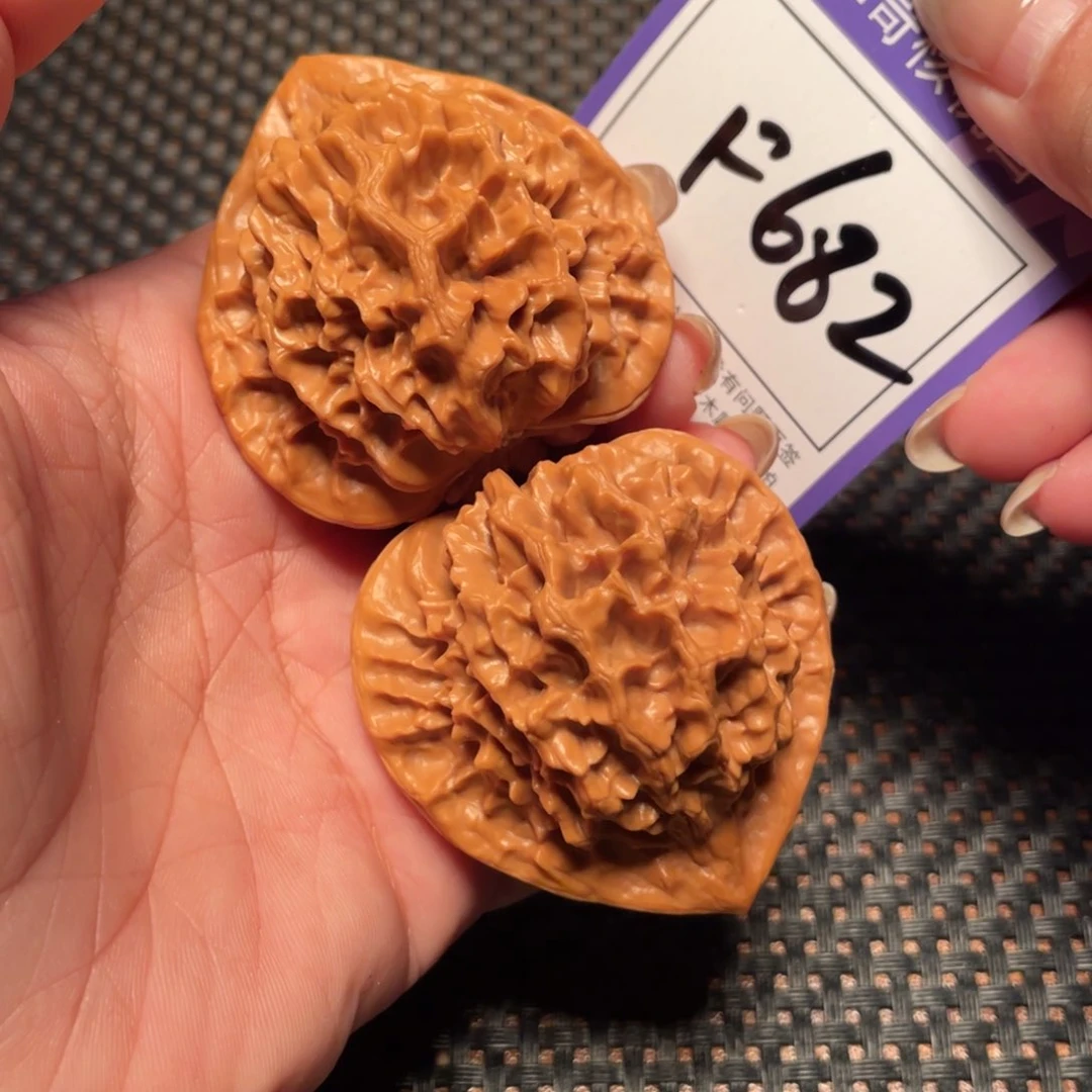 文玩核桃把件682号帝王48