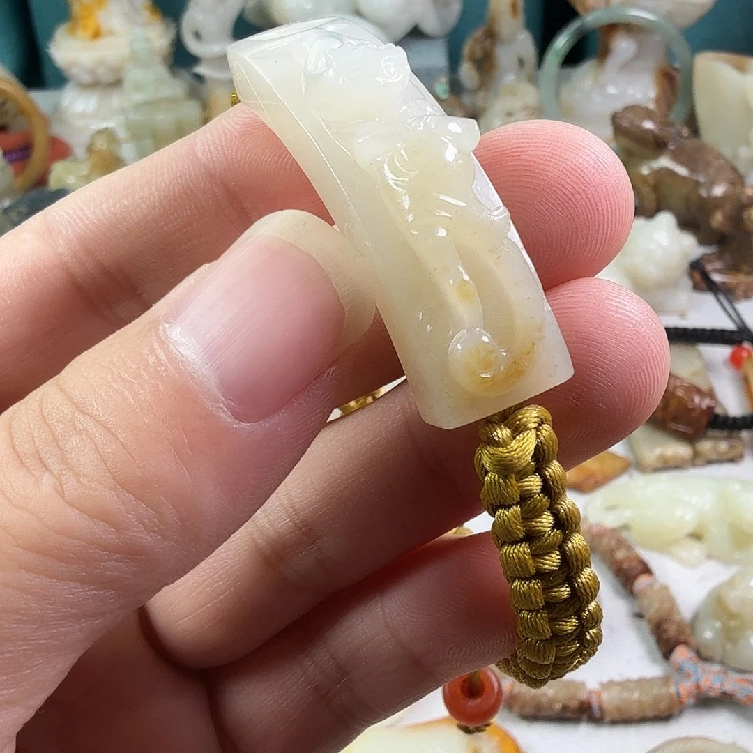 和田玉（糖玉）未镶嵌颈饰