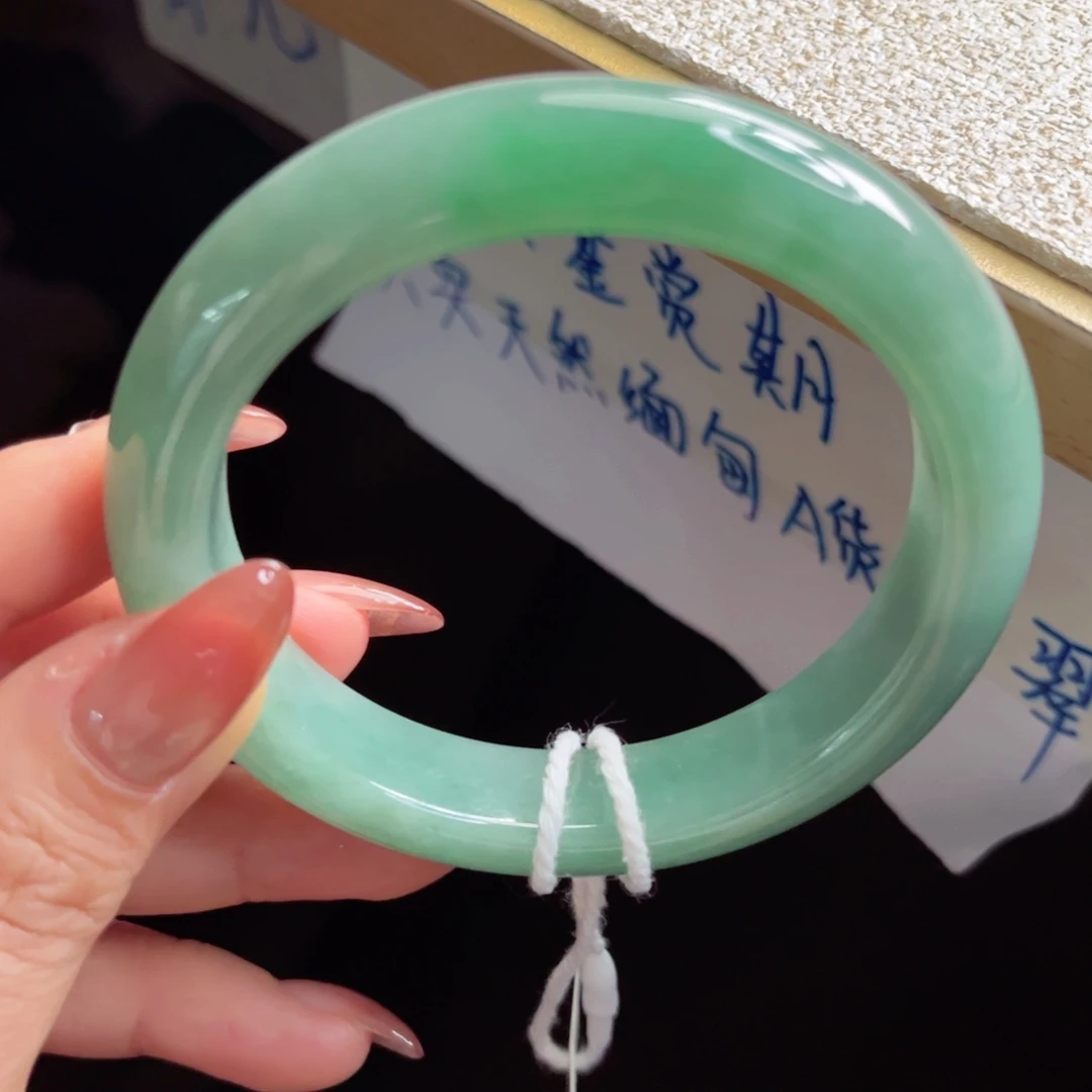 翡翠未镶嵌手镯手镯