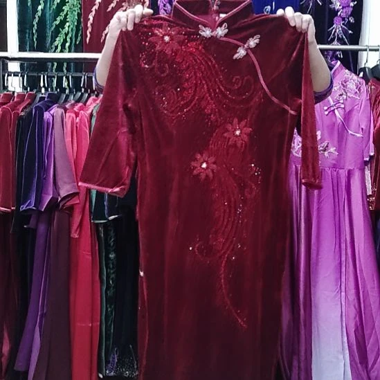 酒红色金丝绒重工中长旗袍xl-3xl
