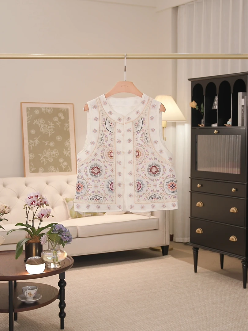 “ 素锦绣 ” 花纹绣花欧根纱新中式马甲