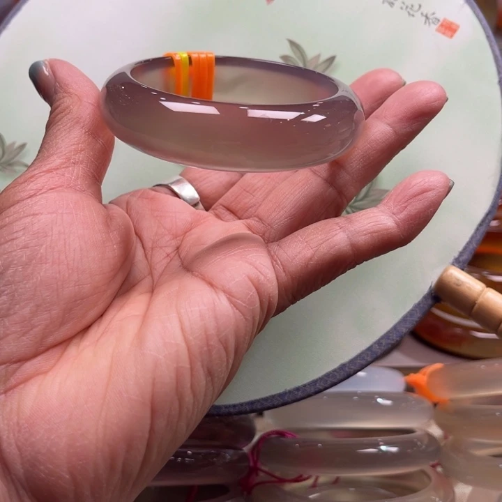 玛瑙/玉髓未镶嵌手镯