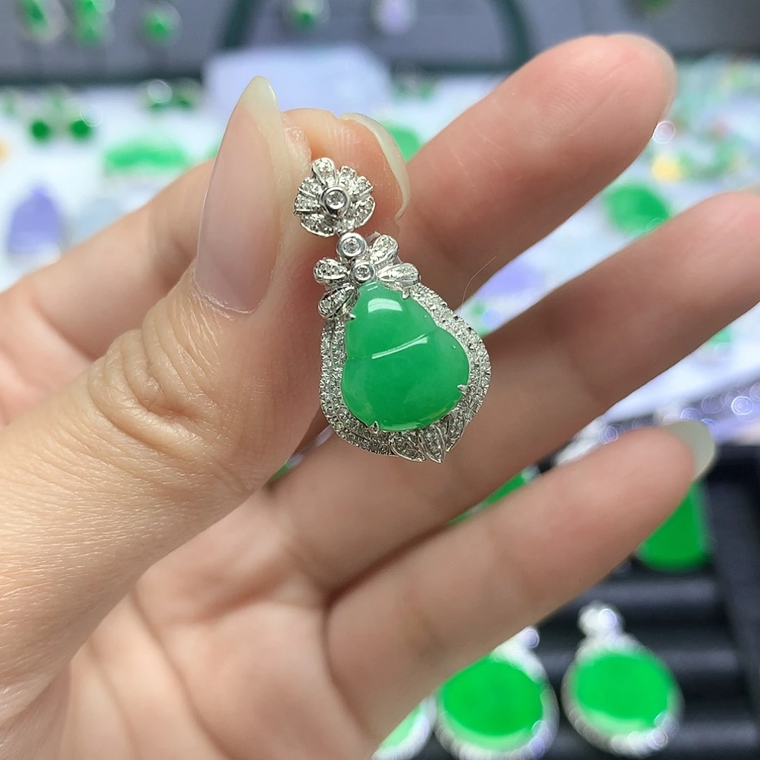 吊坠(不含链)18K金镶嵌翡翠