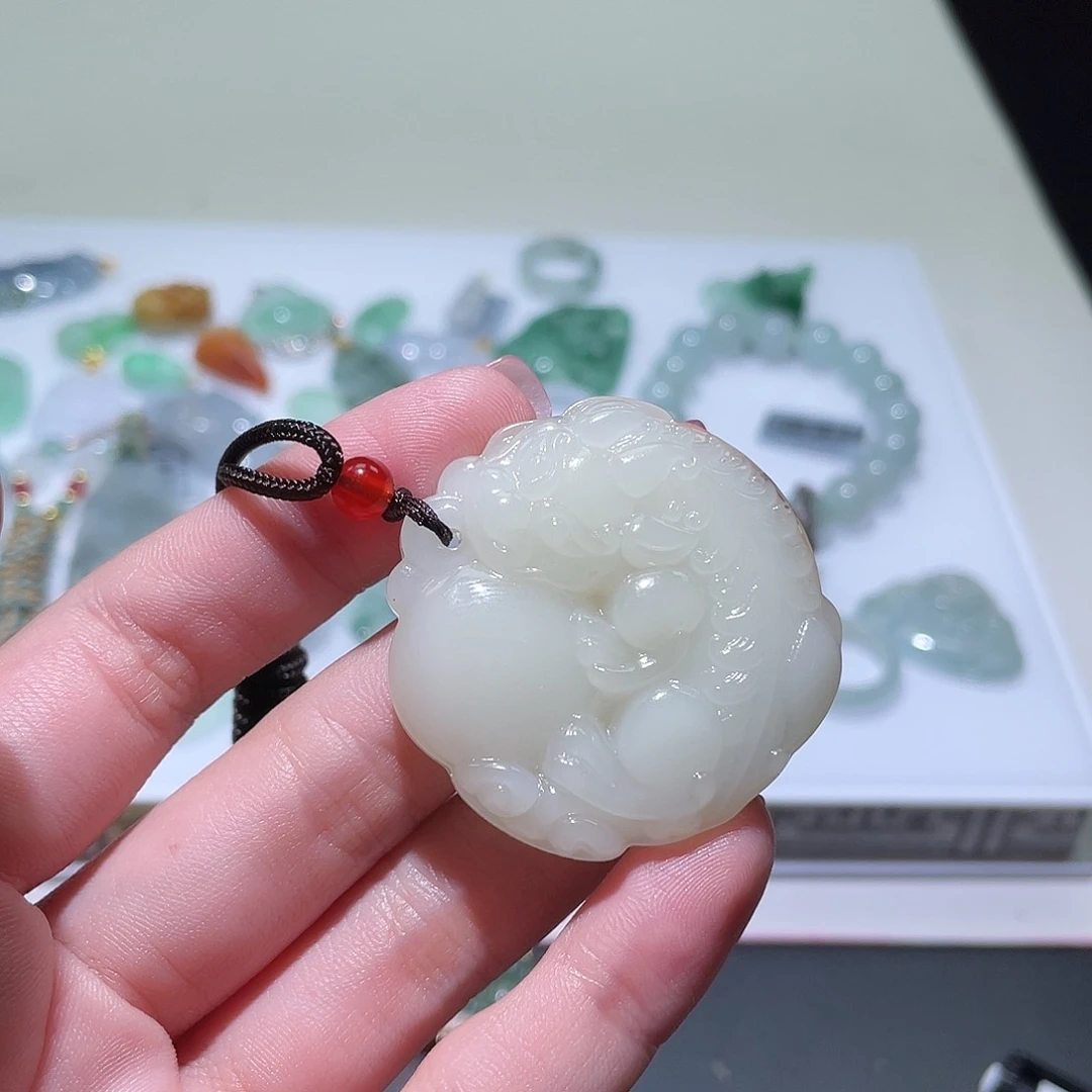 翡翠未镶嵌颈饰¥@jjbjjkk