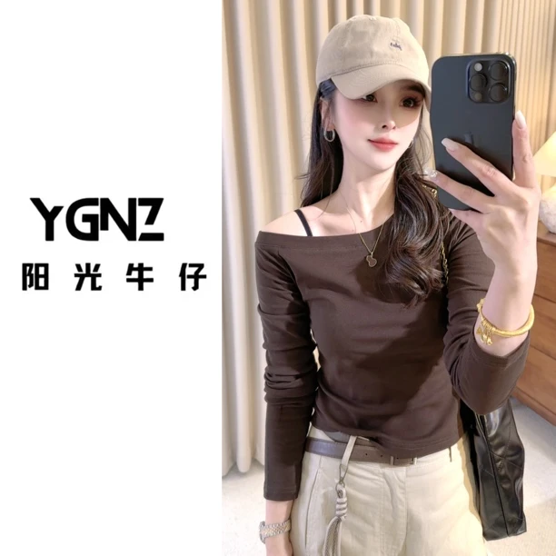 【阳光牛仔】“纯色斜肩”时尚辣妹纯色净版斜肩长袖百搭打底T
