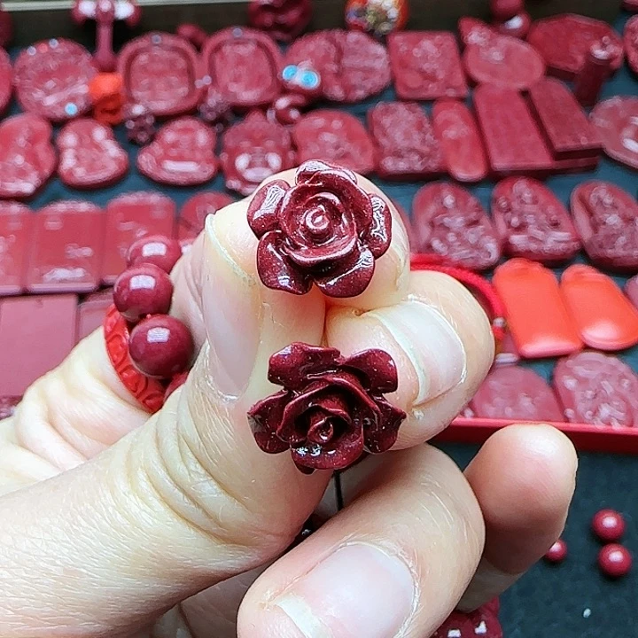 查罗石颈饰合金高含量紫金砂玫瑰