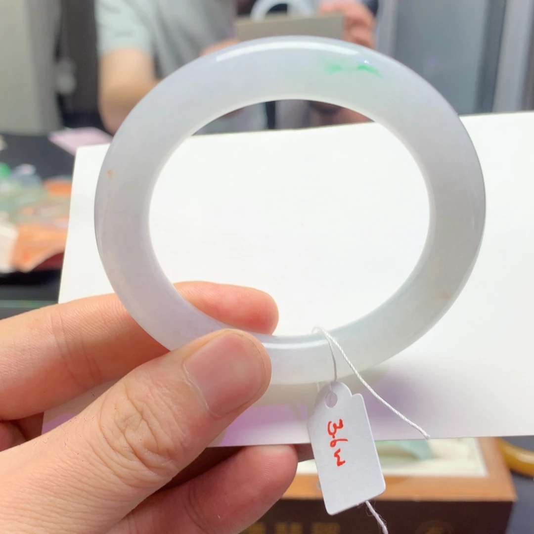 翡翠未镶嵌手镯白月光一点绿