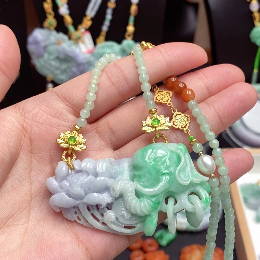 翡翠未镶嵌颈饰翡翠吊坠