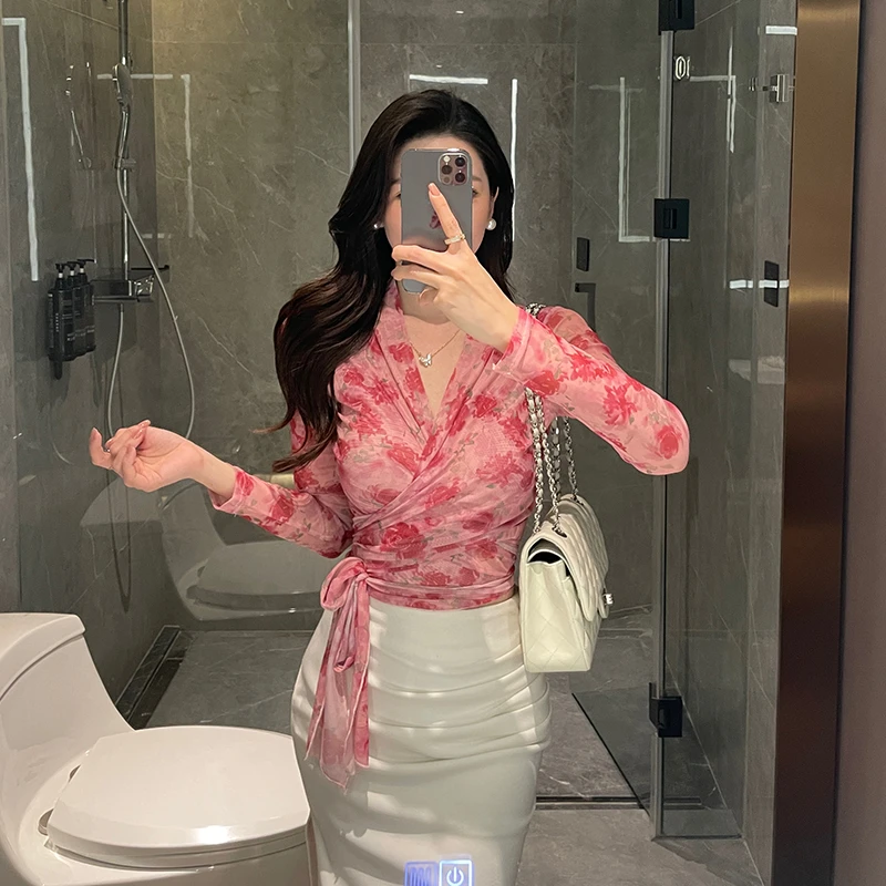 【绯红夏日】玫瑰印花上衣女夏季冰丝网纱交叉V领绑带收腰显瘦小衫