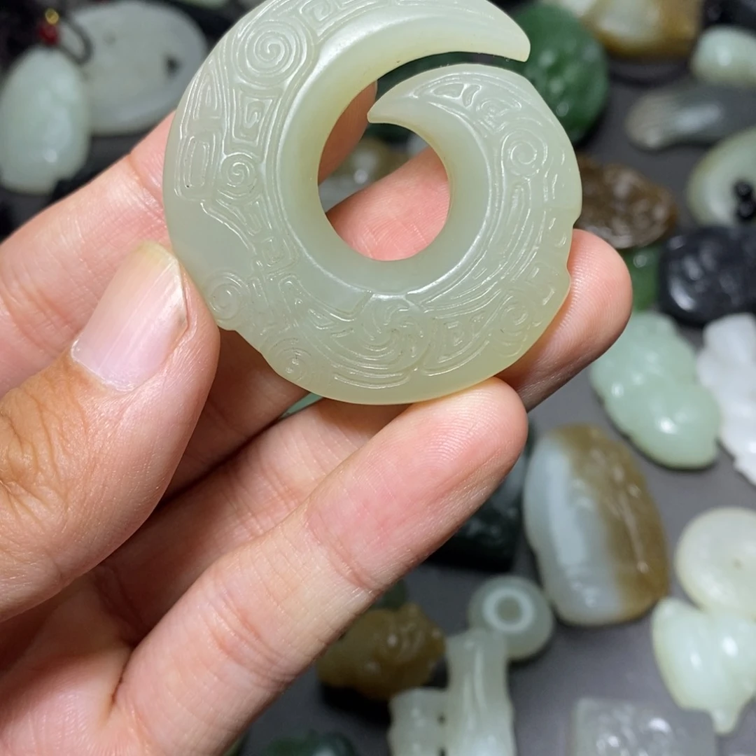 颈饰未镶嵌和田玉