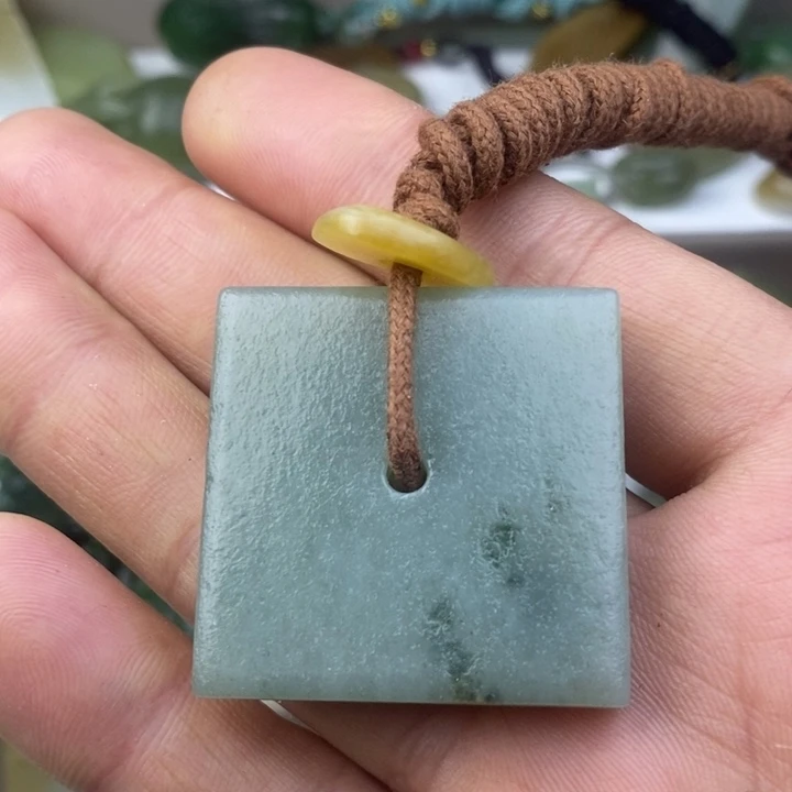 和田玉（糖玉）未镶嵌颈饰