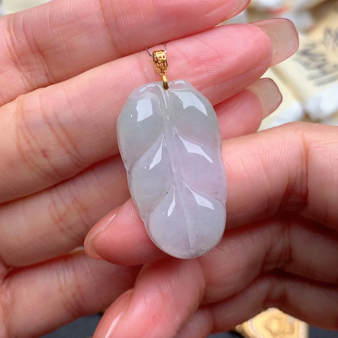 18K金镶嵌挂件翡翠