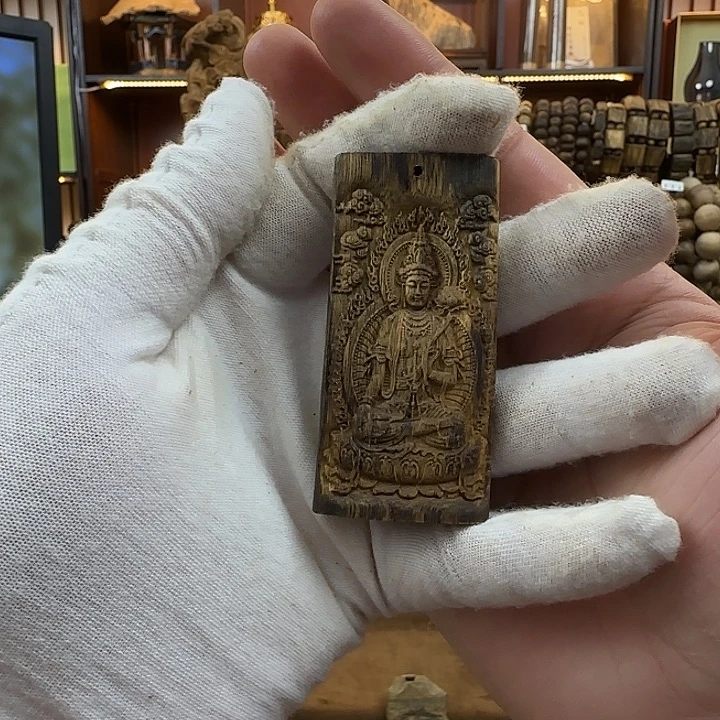 吊坠沉香林*雕刻吊坠