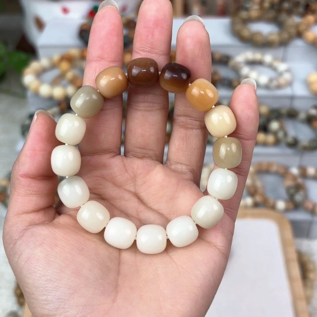 白玉菩提吊坠卡13枣珠