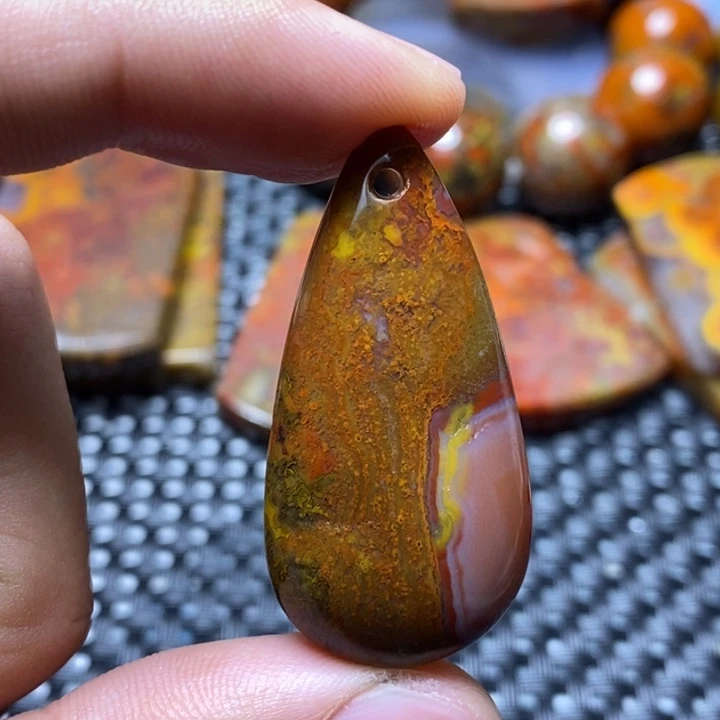 玛瑙/玉髓颈饰未镶嵌