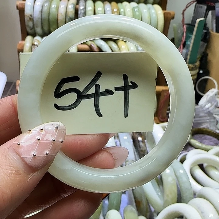 透闪石-蛇纹石玉未镶嵌手镯