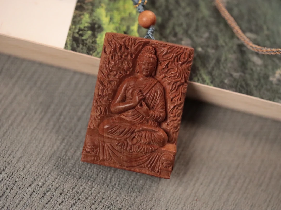 印度老山檀香【药师佛】方牌吊坠尺寸4x5.9x1.4cm