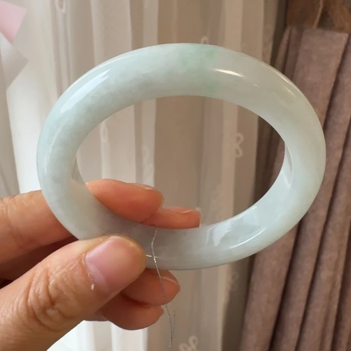 翡翠未镶嵌手镯包容