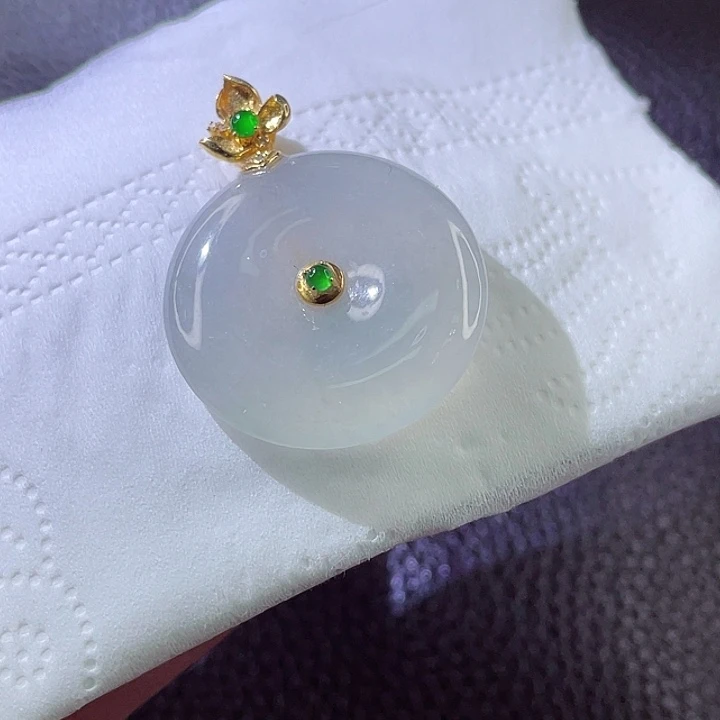翡翠颈饰18K金镶嵌翡翠