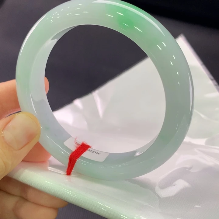 翡翠未镶嵌手镯正圈57