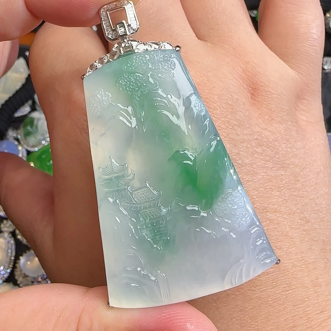 颈饰18K金镶嵌翡翠天然翡翠