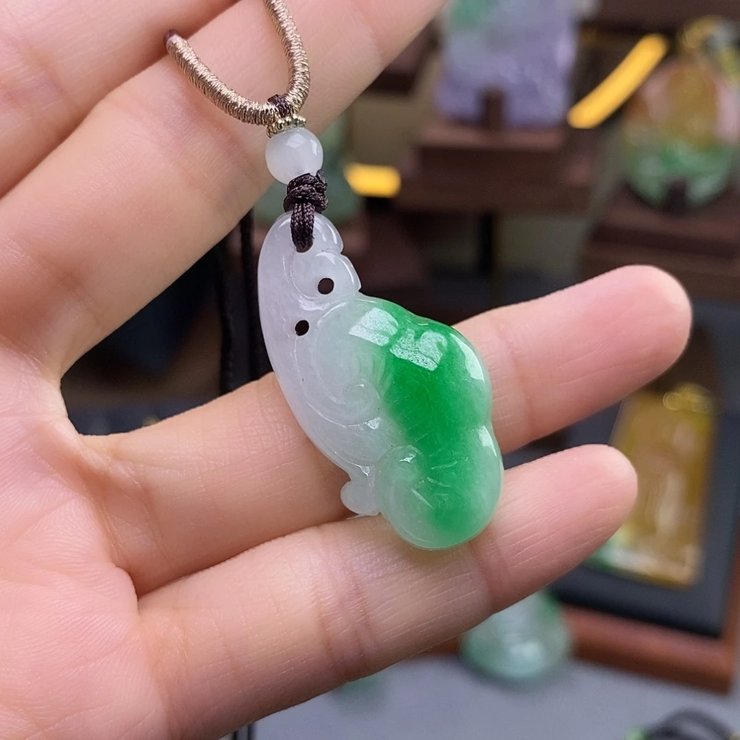 吊坠(赠链)未镶嵌翡翠