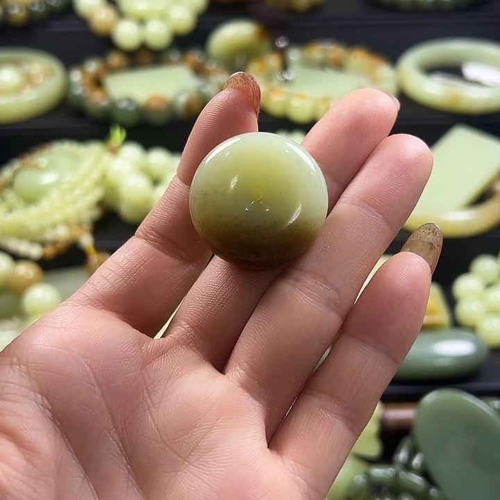 岫岩老玉（透闪石质玉）未镶嵌颈饰