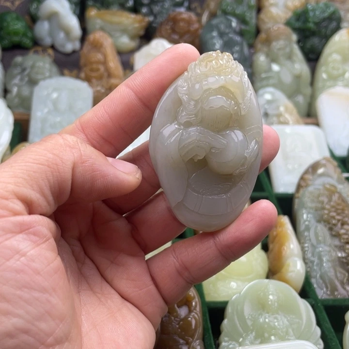 和田玉（糖玉）未镶嵌颈饰