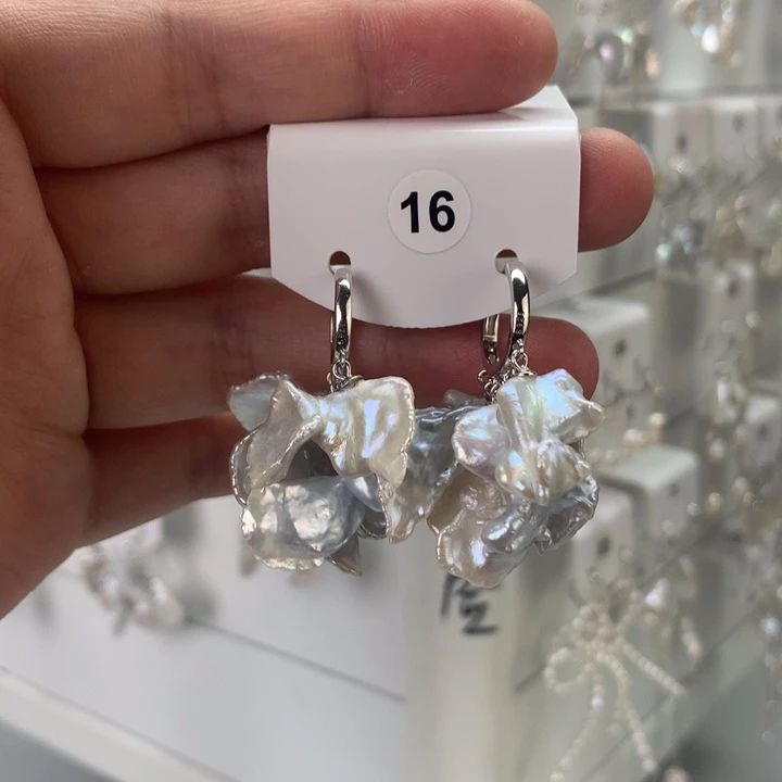 无非金属巴洛克花瓣耳饰