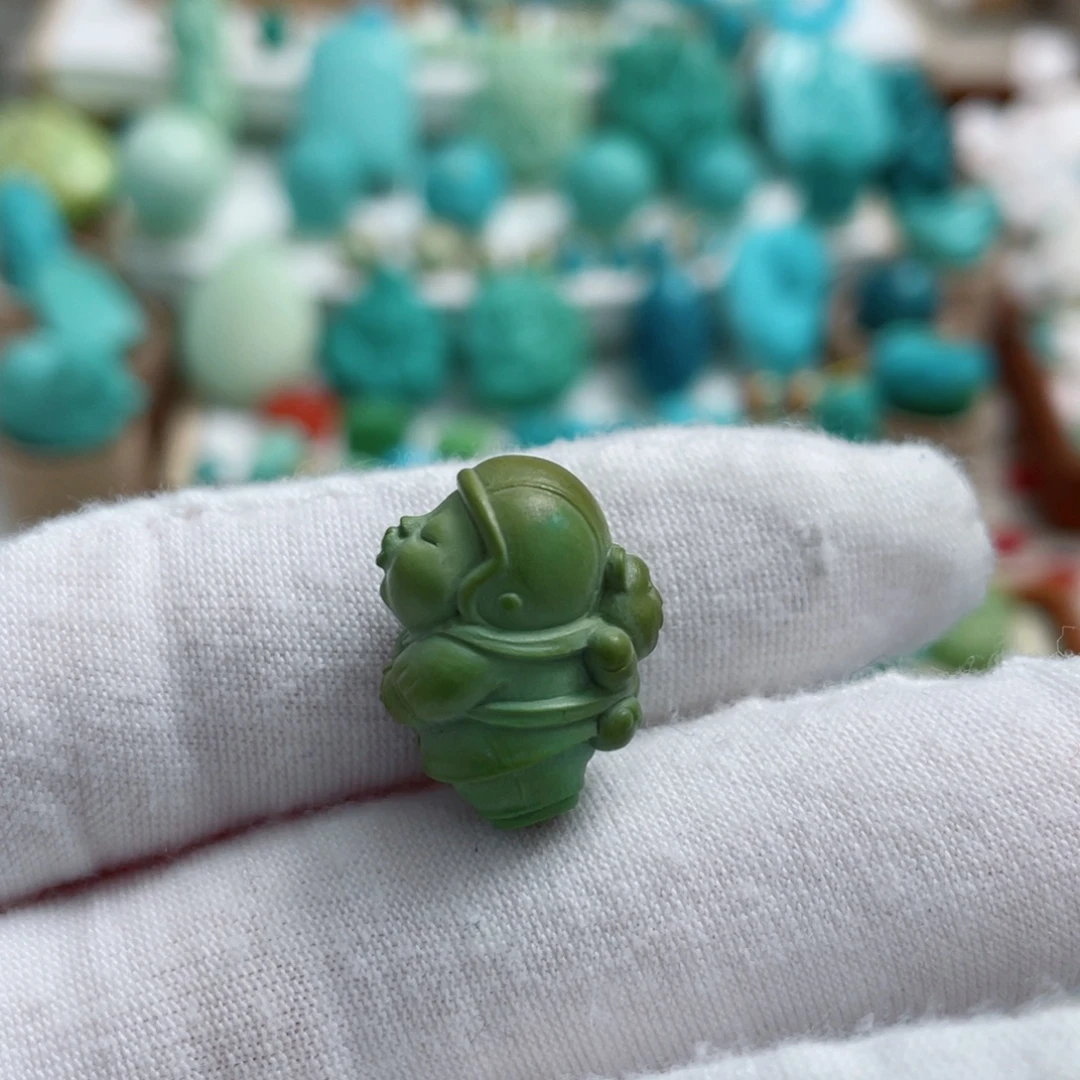 绿松石未镶嵌珠宝奇石